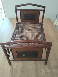Lettino vintage per bambole grandi