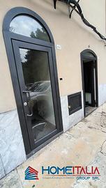 Locale commerciale con spazio esterno a Palermo