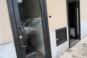 Locale commerciale con spazio esterno a Palermo