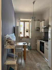 Via Lepoldo Nicotra - Tre vani con balcone