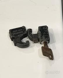 Lucchetti ganci vespa