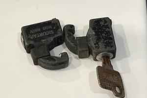 Lucchetti ganci vespa