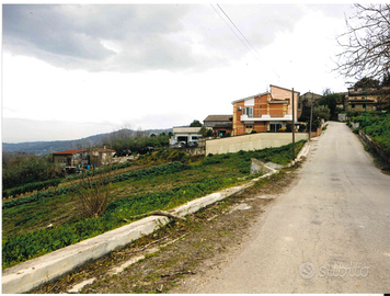 TERRENO di mq. 5500 di cui 1200 EDIFICABILI