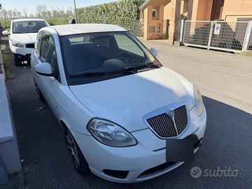 Lancia y  1,2 neopatentato unico proprietario