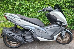MALAGUTI MADISON 125cc BIANCO MOT.A LIQUIDO