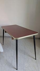 Tavolo industrial vintage in formica