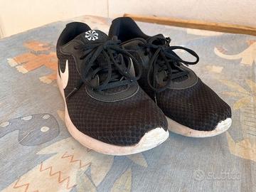 Nike Tanjun scarpa da ginnastica uomo 43