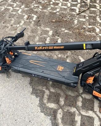 MONOPATTINO ELETTRICO KUKIRIN 2000WATT IN GARANZIA