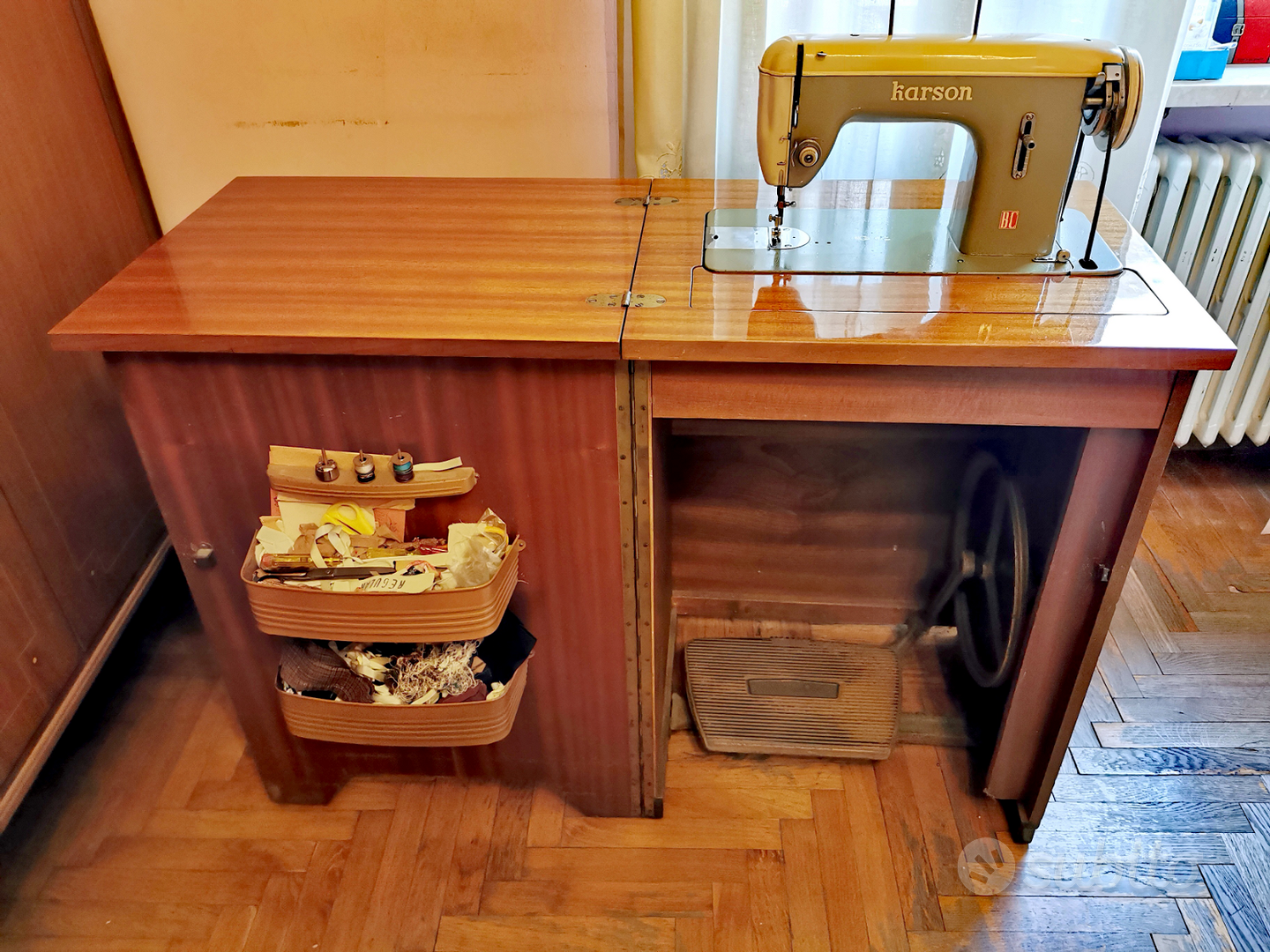 Macchina da cucire a pedale Karson con mobile - Elettrodomestici In vendita  a Torino