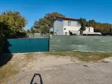 Casa indipendente con giardino privato 