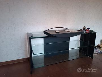 Mobile tv con ripiani in vetro