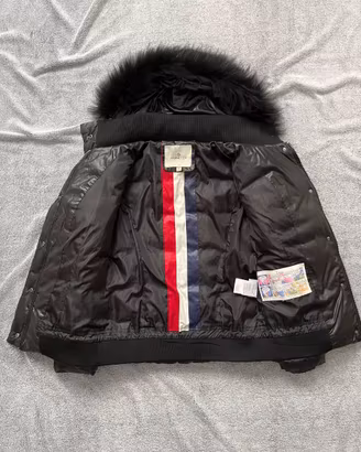 Piumino Moncler Donna Nero con Pelliccia - T. L