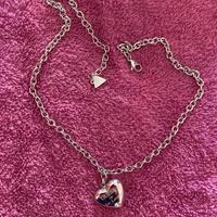 Collier guess donna