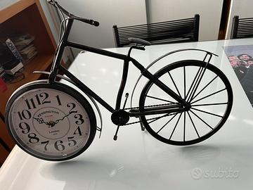 Orologio a forma di bicicletta