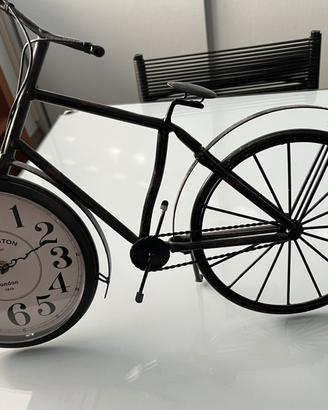 Orologio a forma di bicicletta