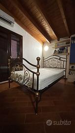 Letto artigianale in ferro battuto