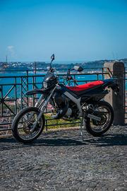 Malaguti motard xsm 50 ( la YAMAHA DT 50 )