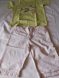 outfit casual estivo t-shirt verde e pantaloni bei