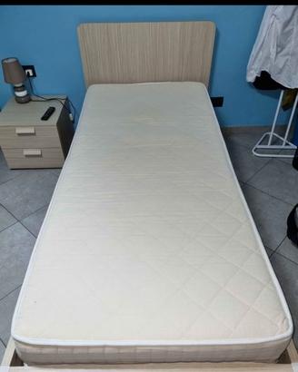 Letto singolo materasso e comodino
