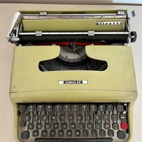 Macchina da scrivere Olivetti Lettera 22