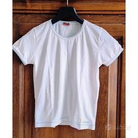 Maglia t- shirt vintage Invicta bianca