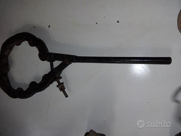 TAGLIATUBI A CATENA