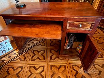  Scrivania in legno, porta Pc, noce