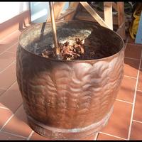 Vaso per piante in rame con ruote