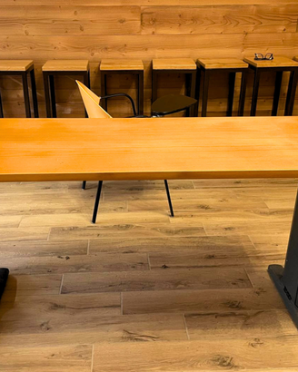 Scrivania per Ufficio o per Sala Riunioni