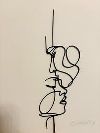 Statua Line Art Coppia Amore e Bacio soprammobile