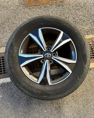 Cerchi in lega TOYOTA da 17” + gomme estive