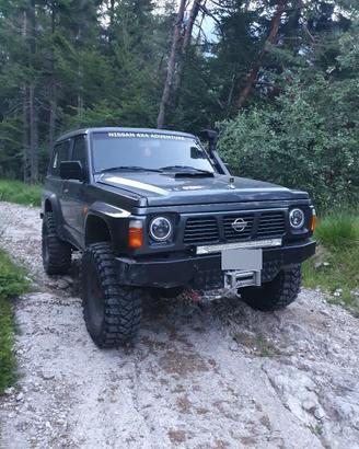 Nissan Patrol GRY60
