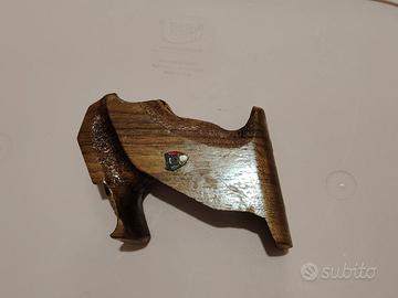 IMPUGNATURA ANATOMICA