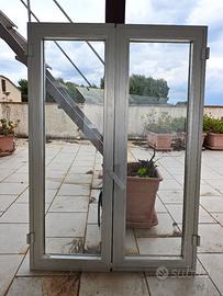 Infissi finestra in alluminio