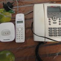 2 telefoni, un cordless e  un fisso.