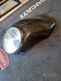Faro Monster Ducati con carbonio