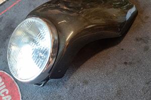 Faro Monster Ducati con carbonio