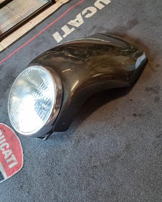 Faro Monster Ducati con carbonio
