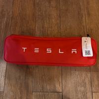 Kit emergenza stradale Tesla