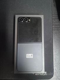Samsung Galaxy Z Flip 8