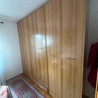 Camera da letto completa con due comodini e armadi
