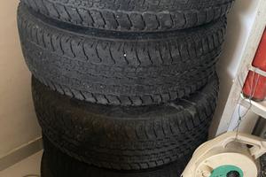 Cerchi e gomme originali jeep wrangler Sahara