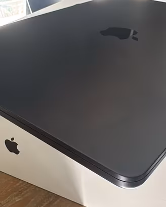 MacBook Air 15″ M4 Ram 16 GB, SSD 512GB, Ex-Nuovo