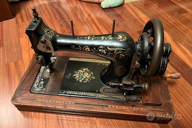 Macchina da cucire d’epoca