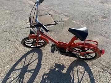 Bici con motore stile vintage