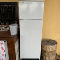 Frigorifero Beko 147x54x53 + Freezer seminuovo