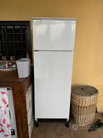 Frigorifero Beko 147x54x53 + Freezer seminuovo