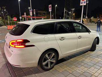 Peugeot 308 SW Allure 1.6 HDi 2015 – Navi – Pelle