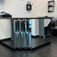 Bancone reception parrucchiere con specchio