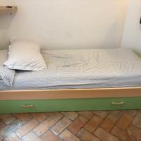 Letto singolo con letto estraibile+ un materasso
